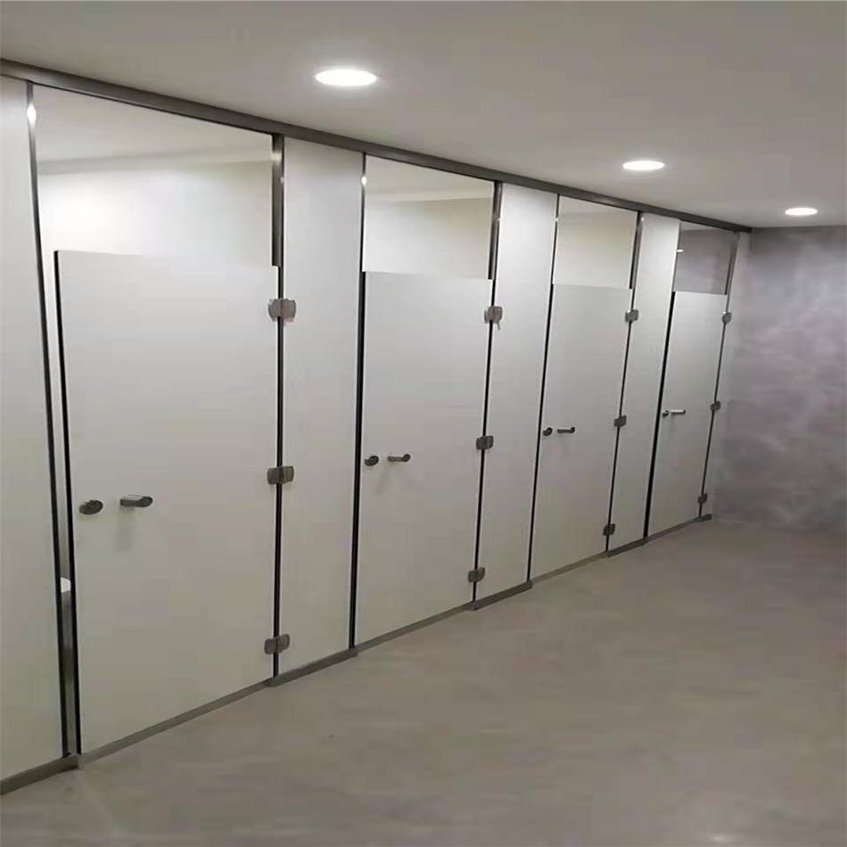鄭州商場衛(wèi)生間隔斷 富美家抗倍特板施工工藝全解析